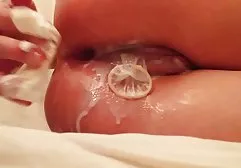 Geiler Kerl kostenlose reife frauen pornos hat eine Blondine in der Dusche gefilmt und ihn zur Analerpressung überredet