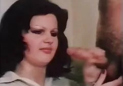 Ehemann filmt eine sexy Frau vor der Kamera, als kostenlose sexfilme im internet sie vor der Arbeit seinen Schwanz lutscht