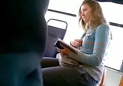 Eine Blondine mit einer wunderschönen Figur gratis omasexfilm und einem Engelsgesicht zieht ihr rosa Höschen aus, spreizt ihre schicken Beine und berührt ihre Muschi mit zarten Fingern