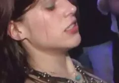 Die junge sexfilme ohne anmeldung gratis Brünette Karina Lynn wird von einem schwarzen Basketballspieler gefickt