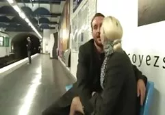 Jodi sexfilme pornohirsch Taylor masturbiert Muschi mit einem riesigen Dildo