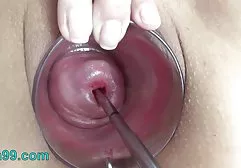 Junge Schlampe masturbiert Muschi beim Porno Casting kostenlose indische sexfilme