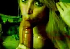 Der ganze pornofilme kostenlos Kavalier fuhr mit seinem Phallus direkt in den engen Arsch der Blondine, was ihr sehr gefiel. Nun, das Mädchen liebt hartes Arschficken