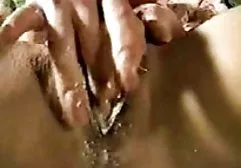 Die schwarze Hündin liebt es, an dicken, weißen Schwänzen zu lutschen. Nachdem sie sich einen Spermahals auf beate uhse sexfilme gratis die Knie gelegt hatte, knetete der Typ ihren Mund, drückte seinen fetten Schwanz bis zum Hals des Mädchens, stach die Färse mehr und mehr und goss dann sein Sperma in ihren Mund