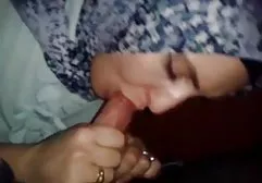 Die sexy Anita zieht sich aus sexfilme zum runterladen und spielt mit ihrem Körper