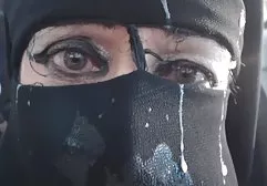 Der sperma sexfilm Typ hielt das Auto im Gebüsch an und holte ein Mitglied heraus, damit die Blondine ihren Mund einnehmen konnte. Und dann kannst du eine wunderschöne Schönheit ficken