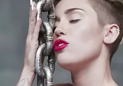 Die sexy Olivia lutscht einen sex filme kosten Kunden
