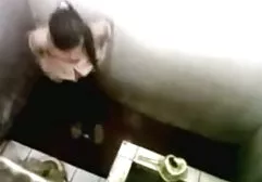 Die Schlampe saugte den Programmierer in schöne sexfilme gratis den Fahrstuhl