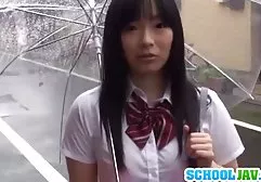 Sehr junge schöne romantische sexfilme Babes springen auf einen großen Schwanz
