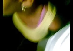 Bitch lutschte gratis pornofilme einen fetten Schwanz im Freien