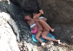 Mature Chick fickt sehr gerne pornos kostenlos fürs handy mit einer jungen Frau und sie kommt heftig