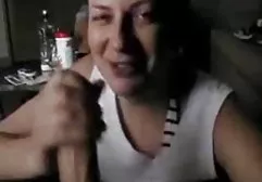 Dieser Kerl bekam kostenlose hardcore sexfilme Zugang zum Körper eines jungen Mädchens